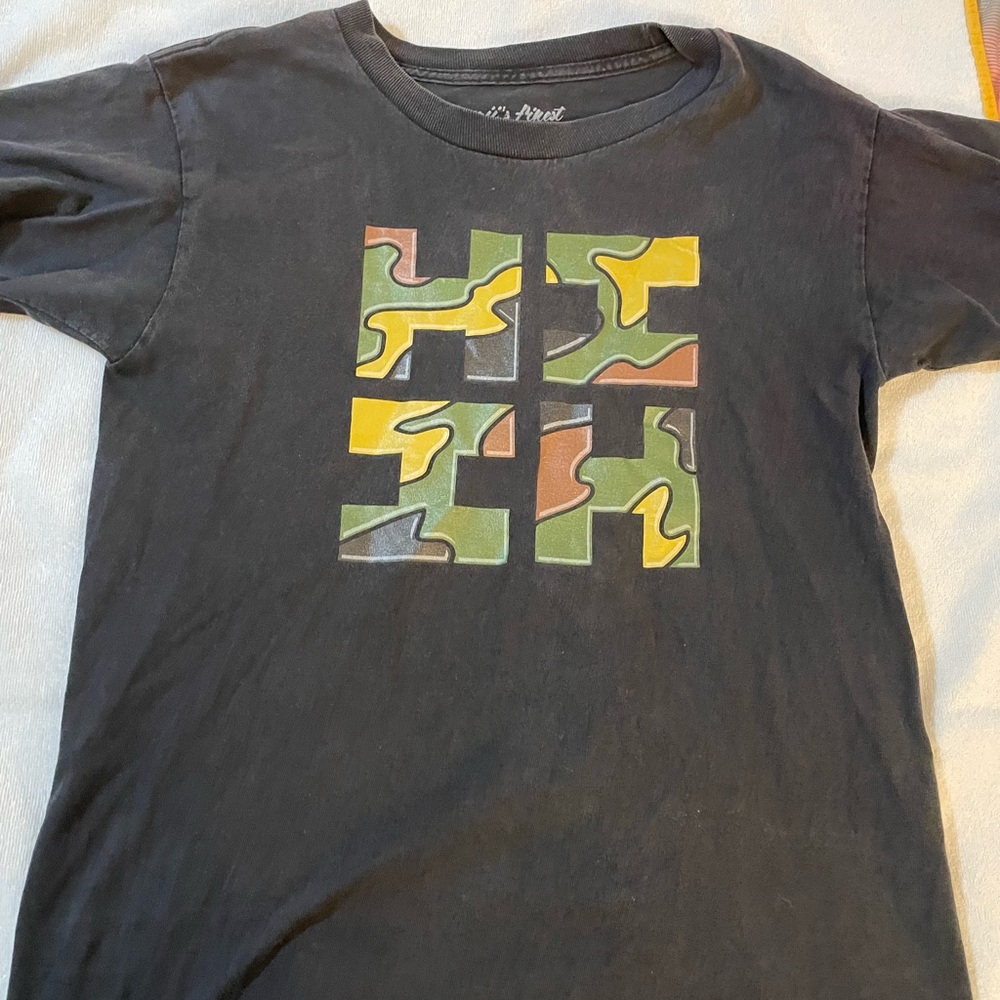 Hawaii’s Finest T-Shirt black camouflage Boys Size Large L